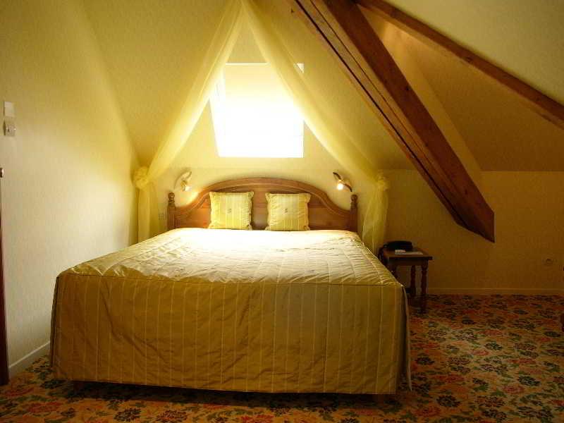 Logis - Belle Hotel, Lille-Ouest Bailleul  Room photo